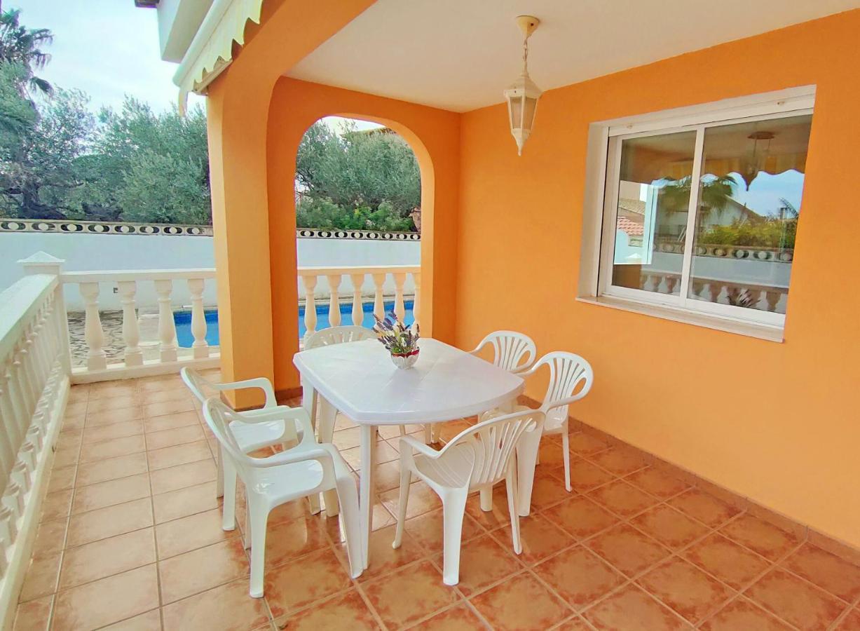 Xalet Amb Piscina Privada A Vinaros Villa Luaran gambar