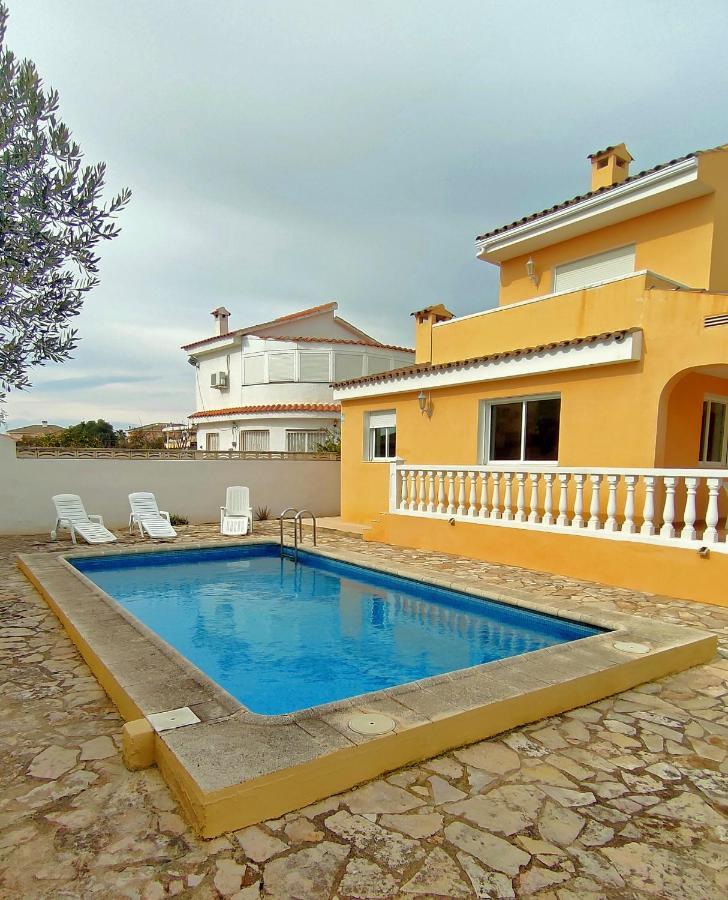 Xalet Amb Piscina Privada A Vinaros Villa Luaran gambar