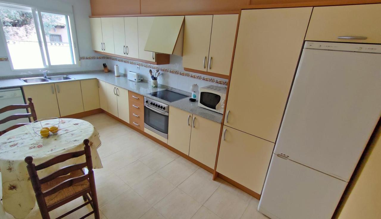Xalet Amb Piscina Privada A Vinaros Villa Luaran gambar